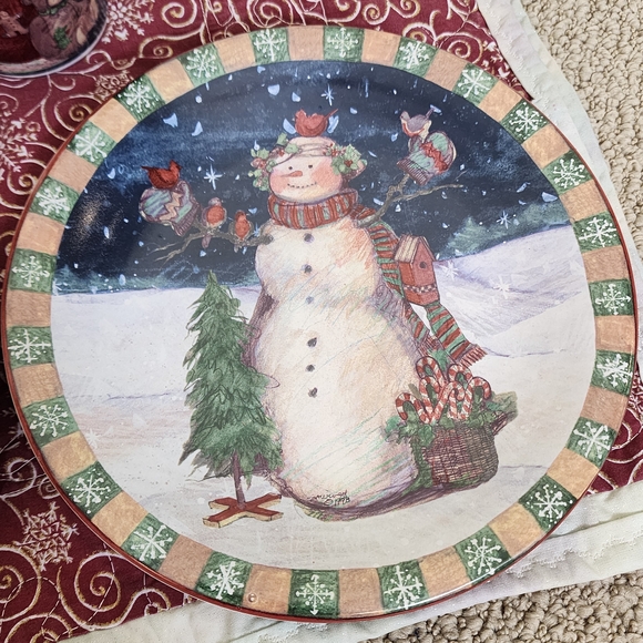 Vintage Certified International Set 4 Holiday Plates and 4 Christmas Santa Mugs - Picture 7 of 16